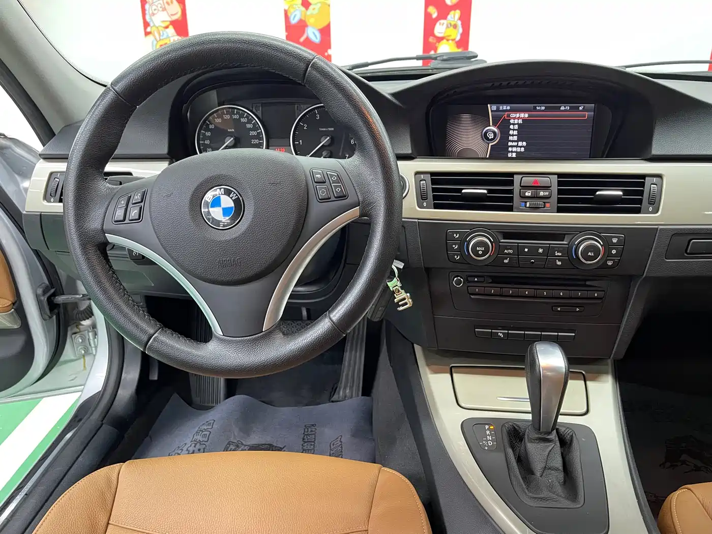 BMW 3 Series 2011 320i Luxury фото 11