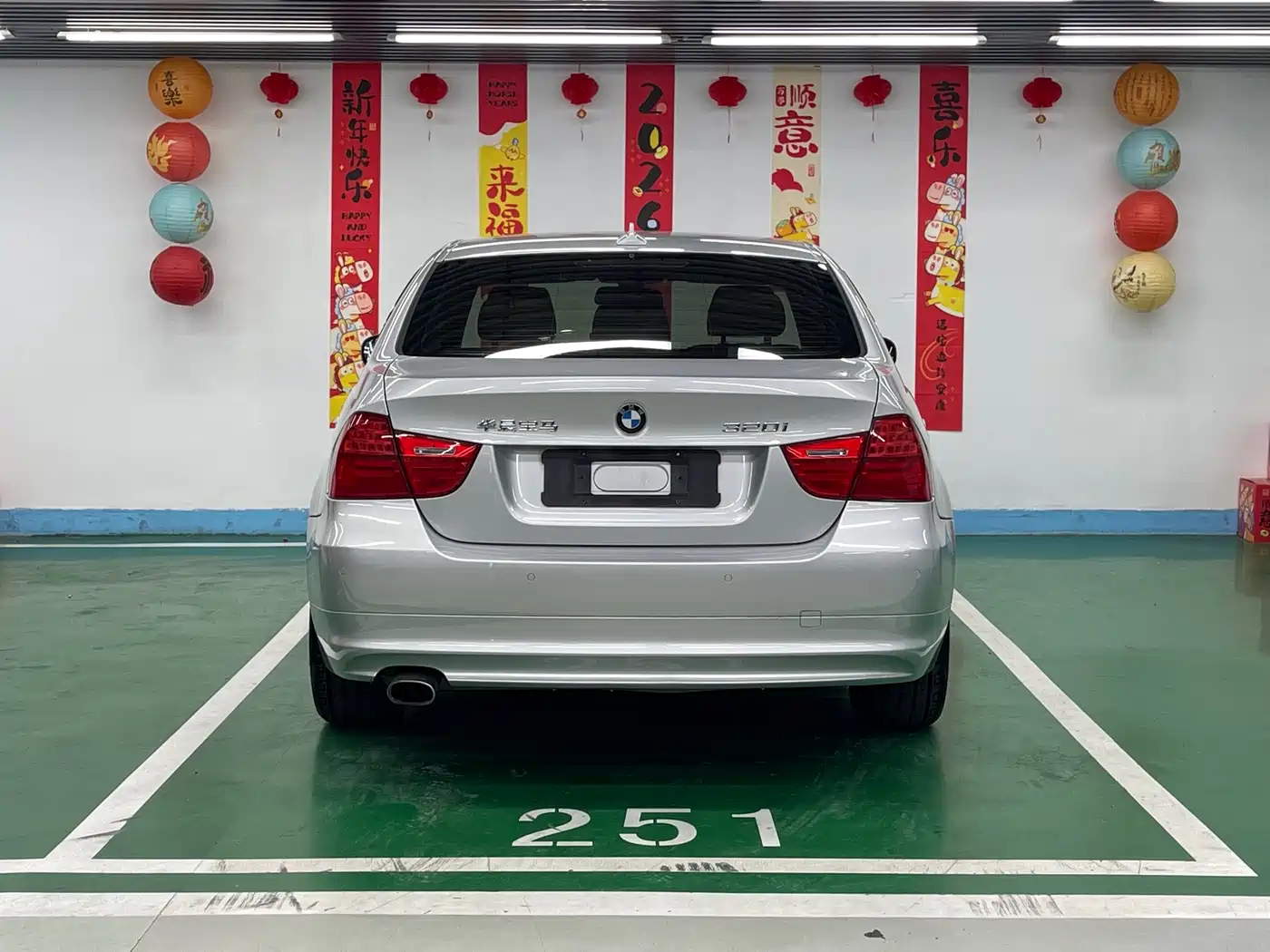 BMW 3 Series 2011 320i Luxury фото 6