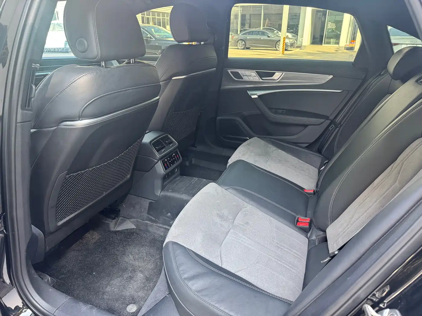 Audi A6L 2024 55 TFSI quattro Exclusive Dynamic фото 32