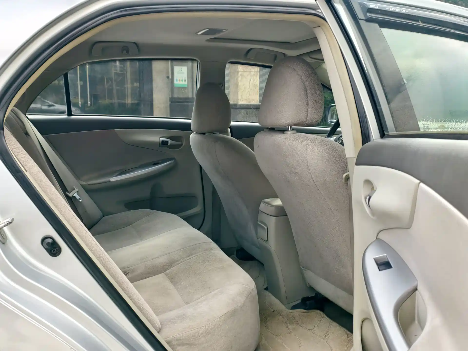 Photo 12 - Toyota Corolla