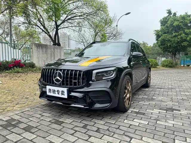 MERCEDES-BENZ GLB AMG