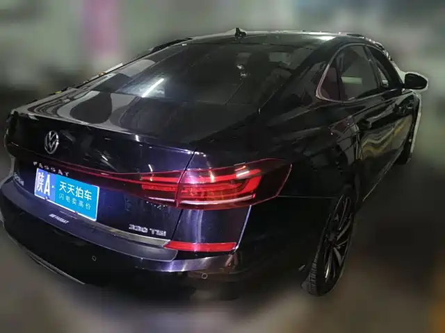 Volkswagen Passat 2022 330TSI Starlight Elite Edition — фото 2