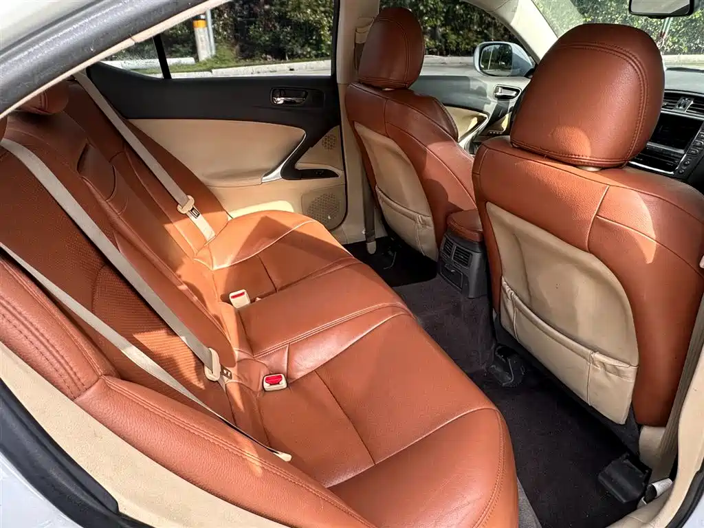 Lexus IS 2009 300 Luxury Edition фото 12