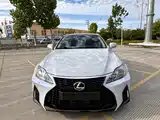 Фото 2 - Lexus IS