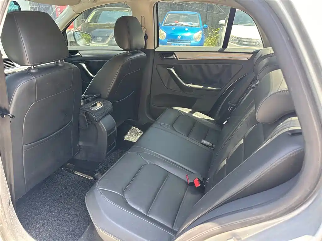 Volkswagen Bora 2013 1.6L Manual Comfort Model фото 12