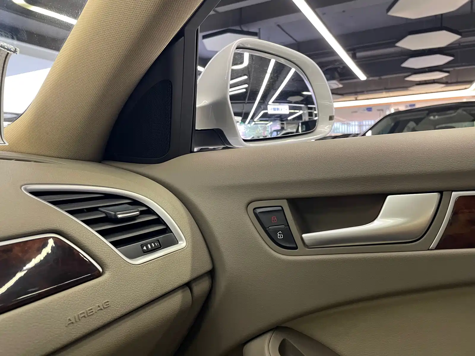 Фото 21 - Audi A4L
