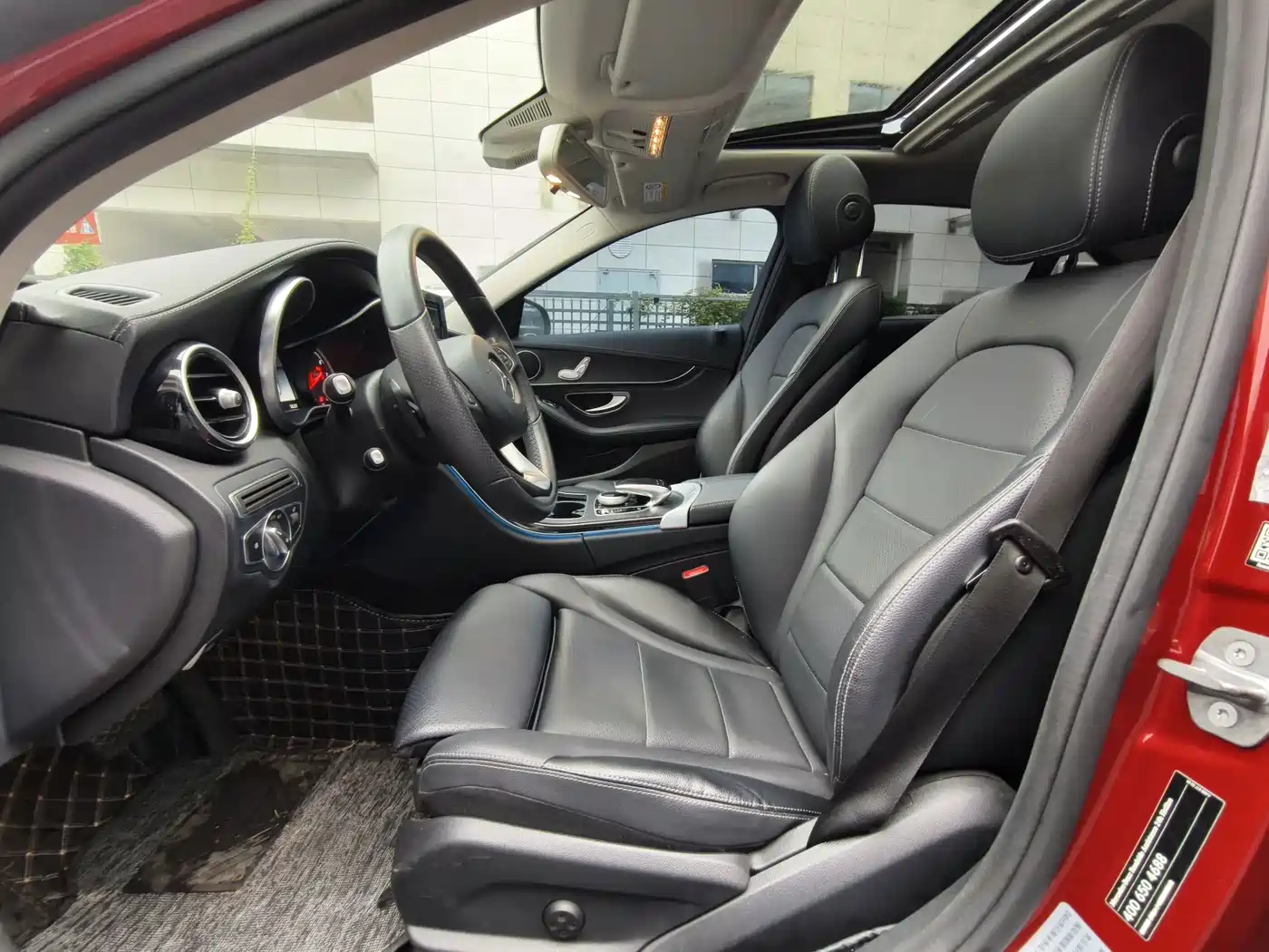 Photo 3 - Mercedes-Benz C-Class
