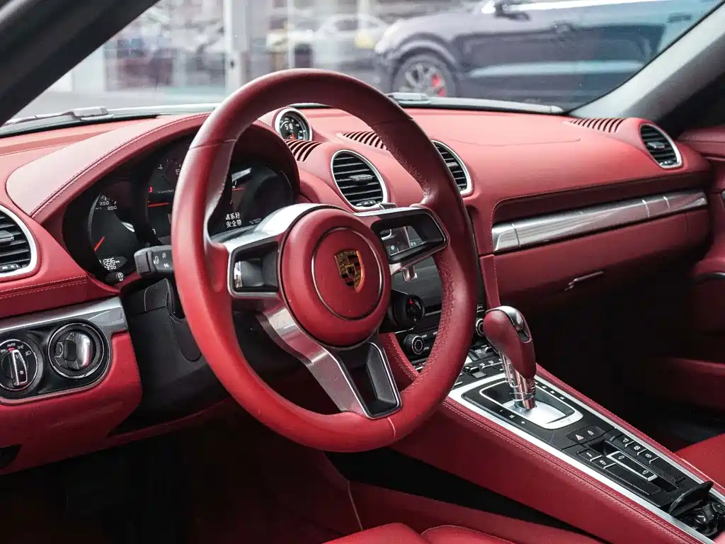 Photo 4 - Porsche 718