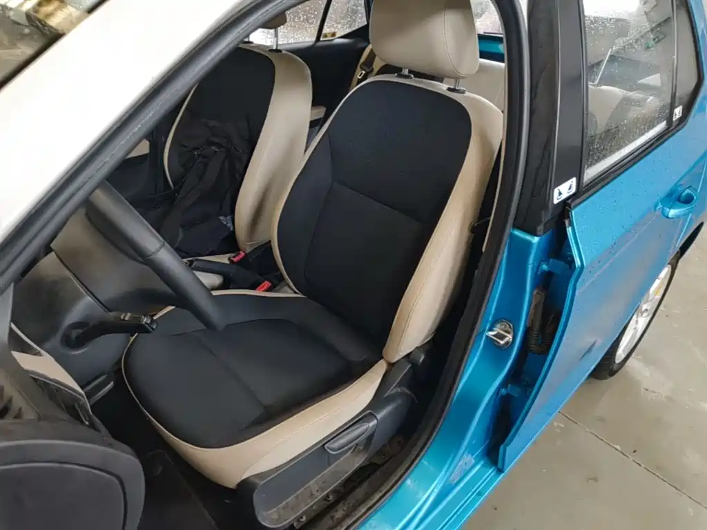 Škoda Fabia 2015 1.4L Automatic Pioneer Edition фото 15