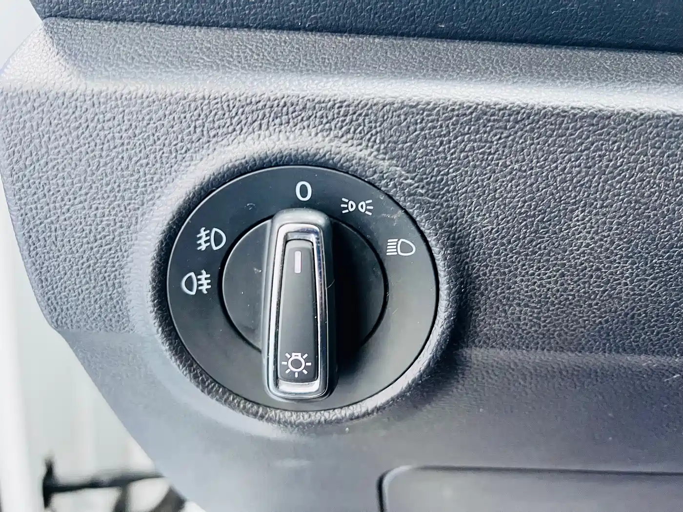 VOLKSWAGEN T ROC EXPLORING SONGS