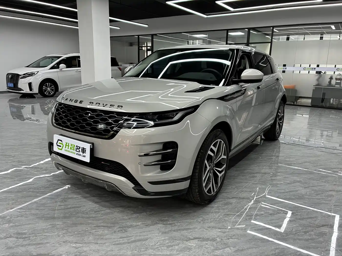 Land Rover Range Rover Evoque 2022 Facelift Range Rover Evoque L 249PS R-Dynamic Luxury