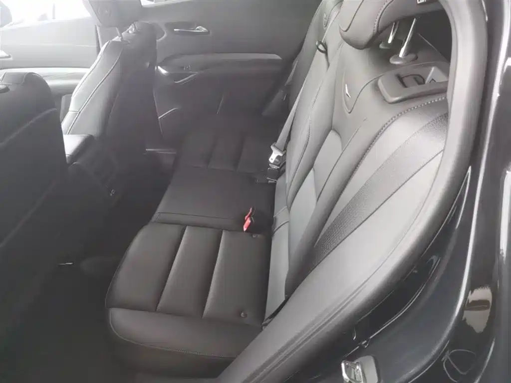 Cadillac XT4 2018 Model 28T 4WD Leading фото 17