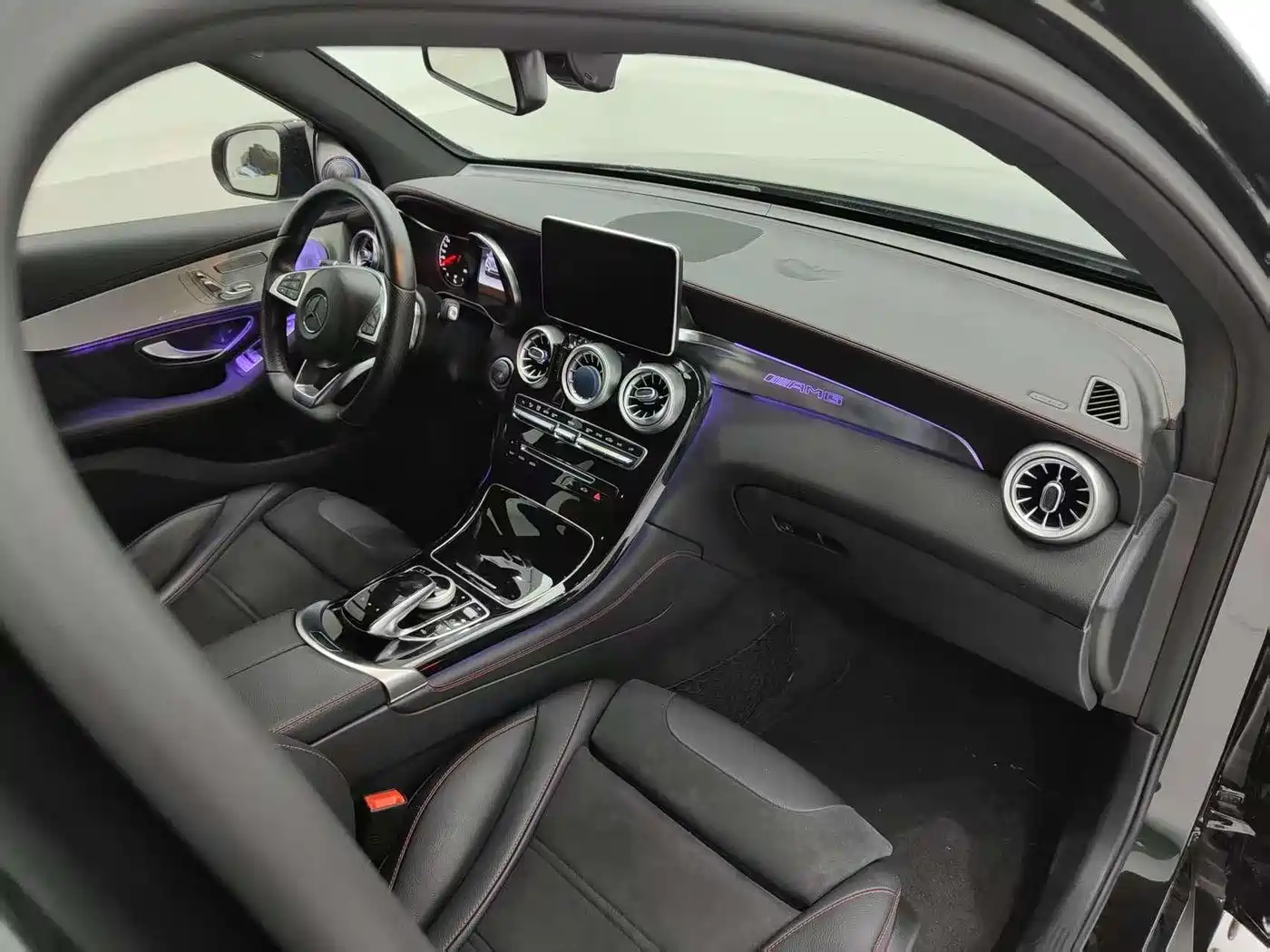 Mercedes-Benz GLC AMG 2017 AMG GLC 43 4MATIC фото 17