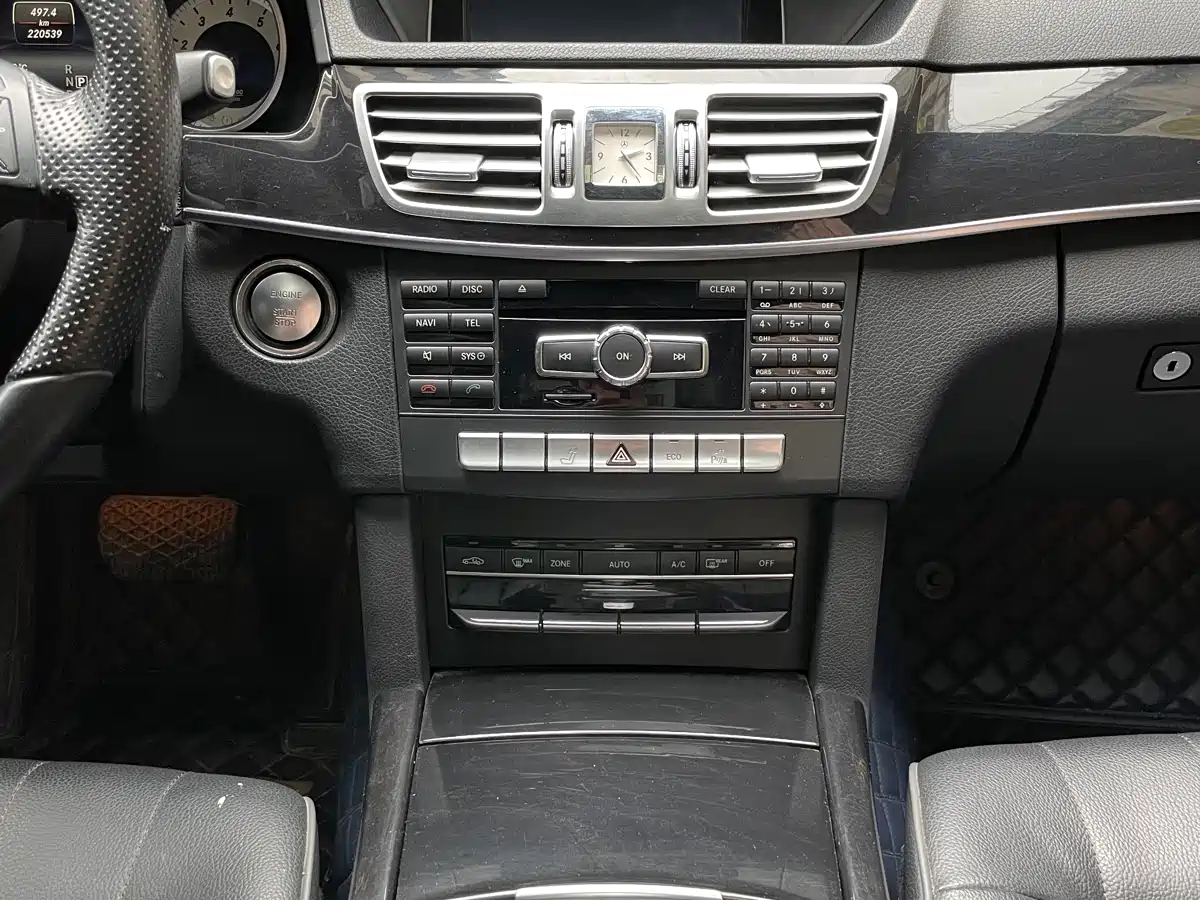 Mercedes-Benz E-Class 2015 E 260 L Sport фото 17