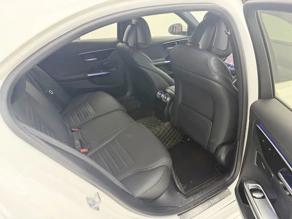 Photo 6 - Mercedes-Benz C-Class