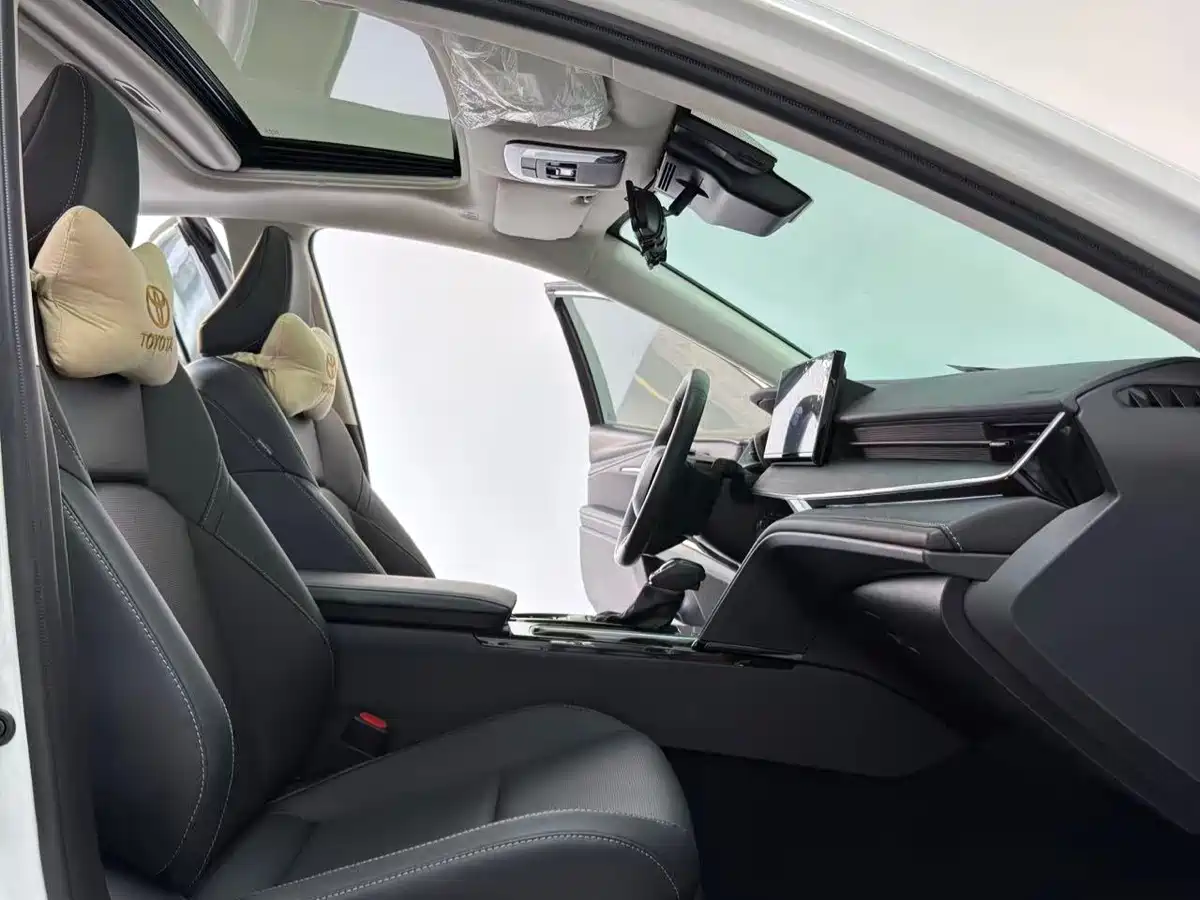 Toyota Camry 2024 Hybrid 2.0HGVP Luxury Edition фото 8