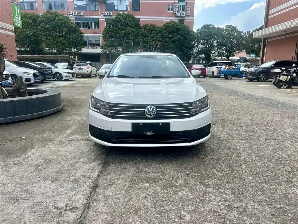 Volkswagen Lavida 2017 1.6L Automatic Trend Edition фото 2