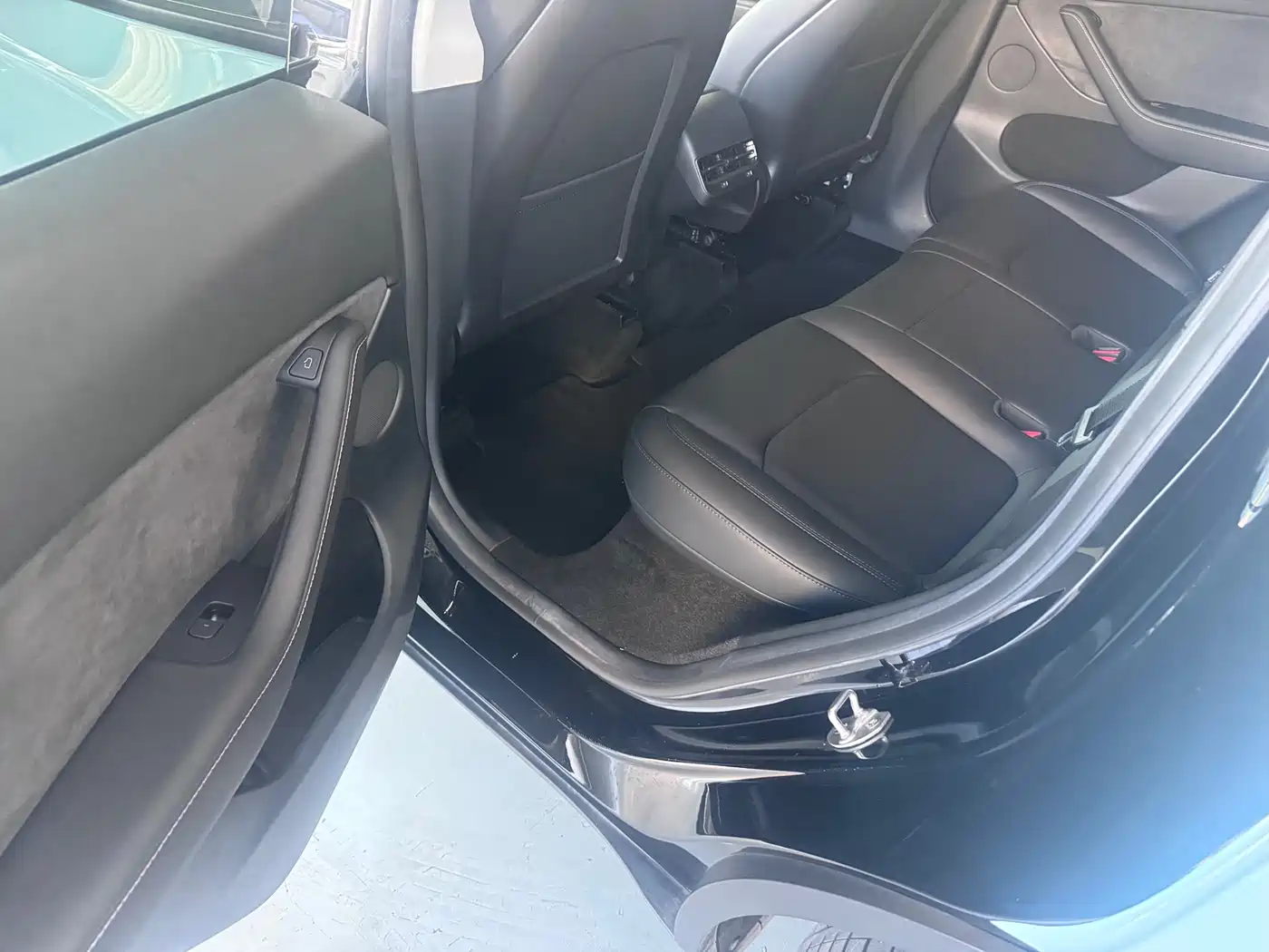 Tesla Model Y 2023 Rear-Wheel Drive Edition фото 10