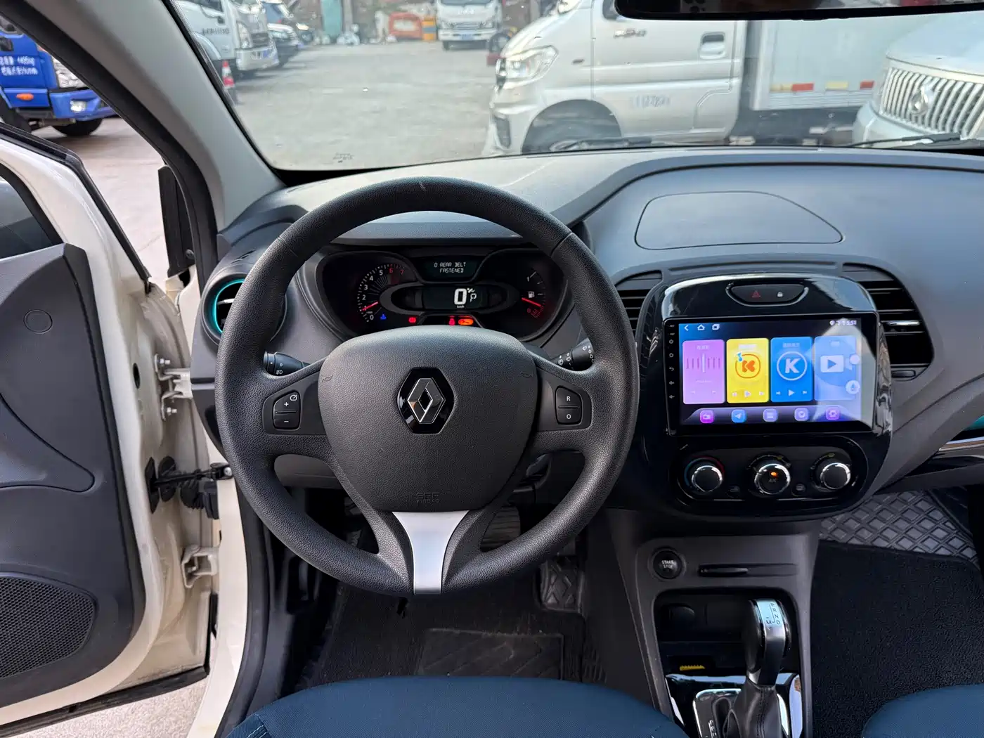 Renault Captur 2019 2015 Model 1.2T Automatic Standard Edition