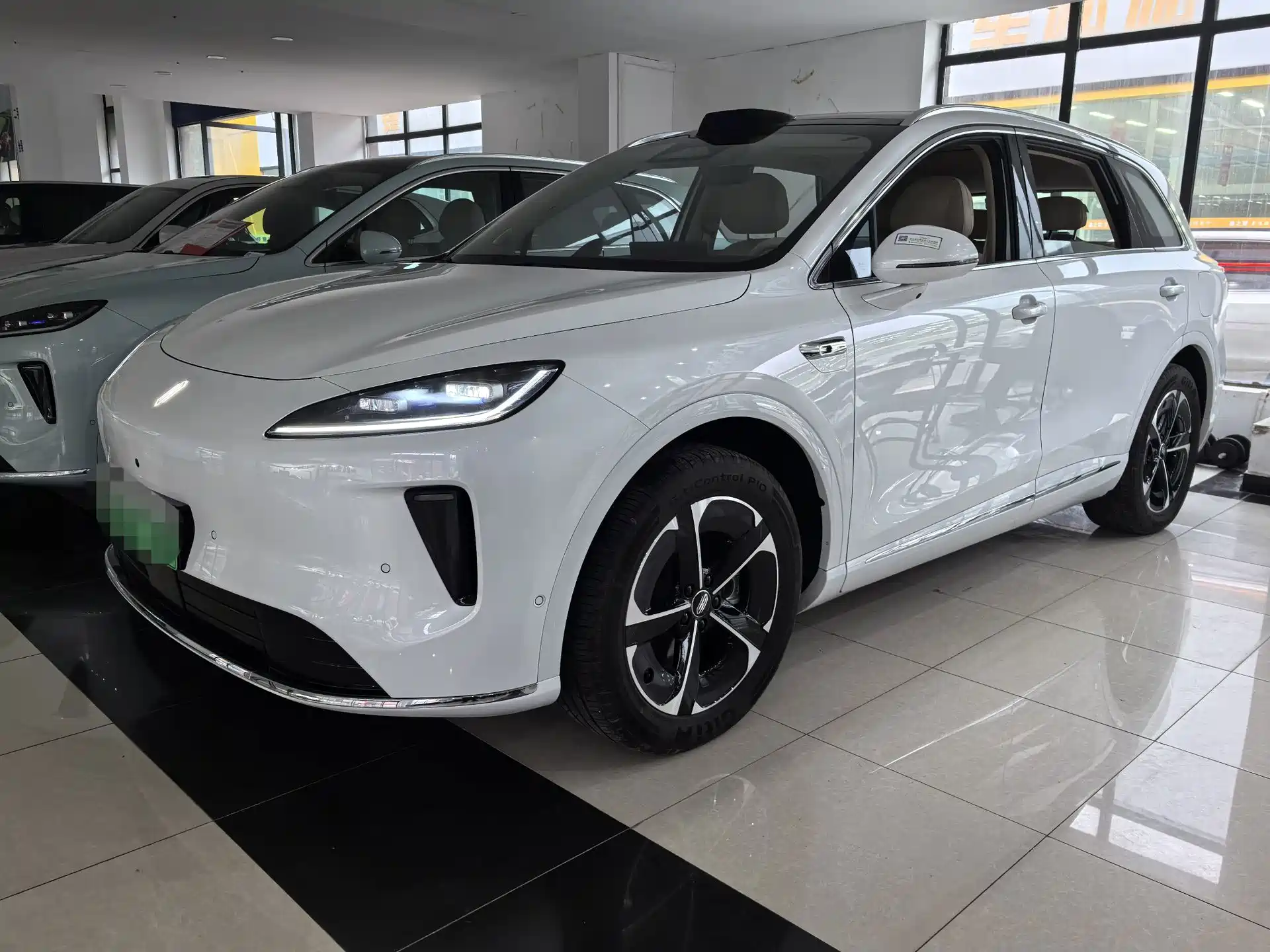 Фото 1 - Shangjie SUV
