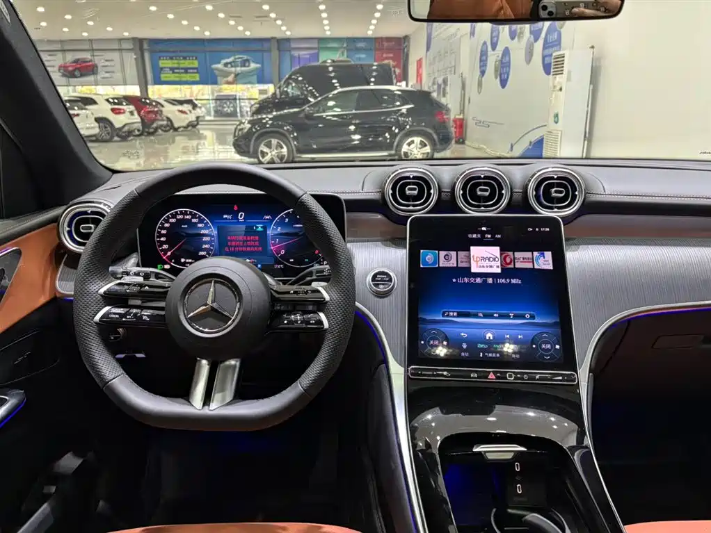 Mercedes-Benz GLC 2025 Model Year GLC 260 L 4MATIC Luxury фото 12