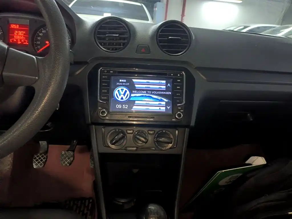Volkswagen Jetta 2015 Value Edition 1.6L Manual Fashion фото 13