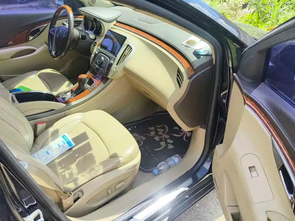 Buick LaCrosse 2011 2011 2.4L SIDI Luxury Edition