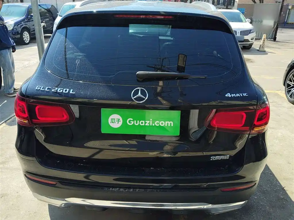 MERCEDES-BENZ GLC