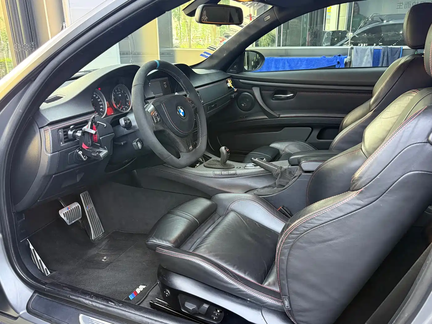 BMW M3 2011 M3 Coupe Carbon Fiber Roof Edition фото 5