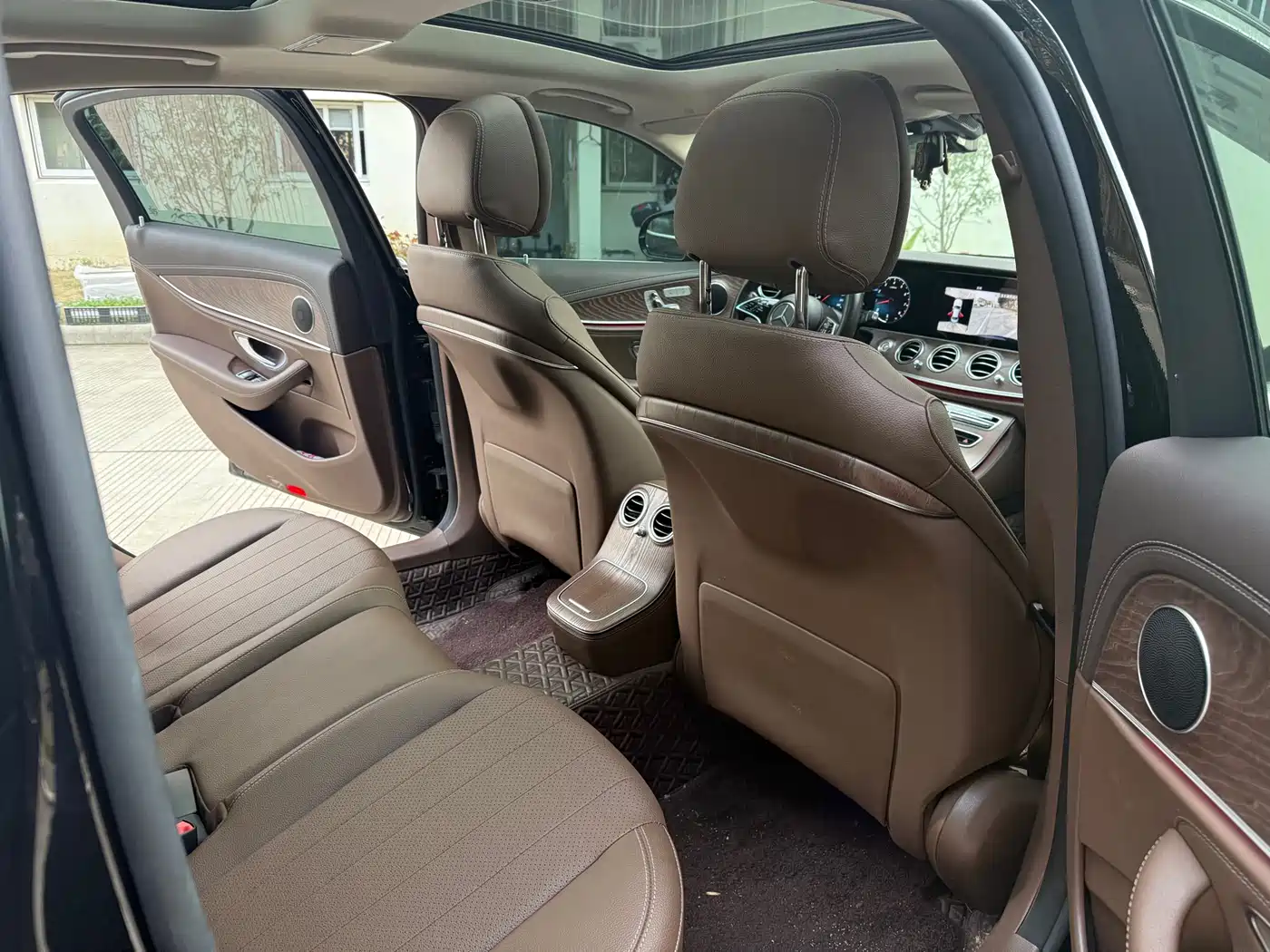 MERCEDES-BENZ E CLASS