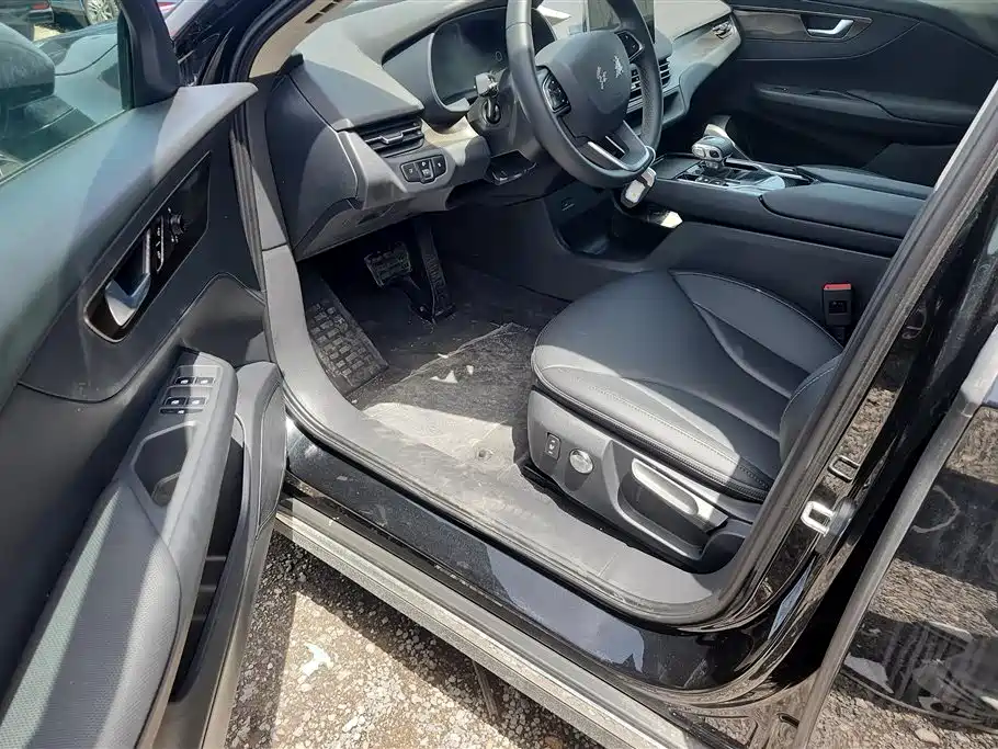 Hongqi E-QM5 2023 Facelift Basic Travel Edition фото 9
