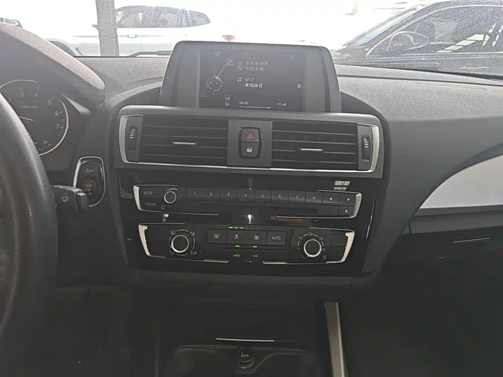 BMW 1 Series (Import) 2016 118i Leading фото 13