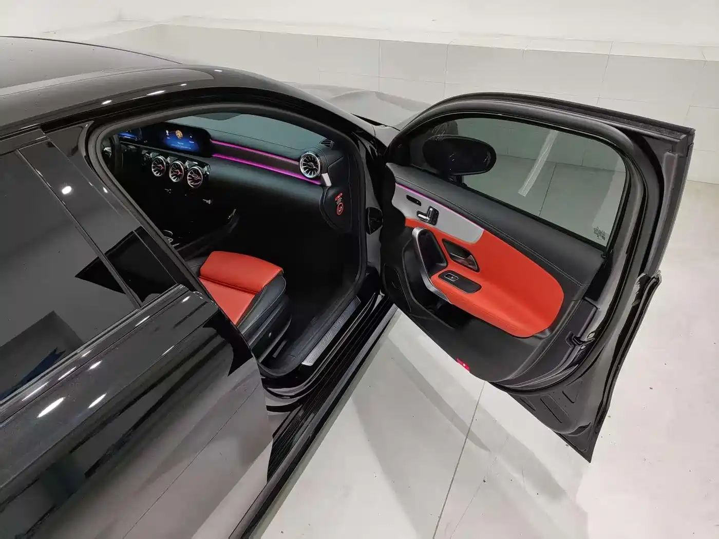 Mercedes-Benz A-Class AMG (Import) 2024 AMG A 35 4MATIC фото 15