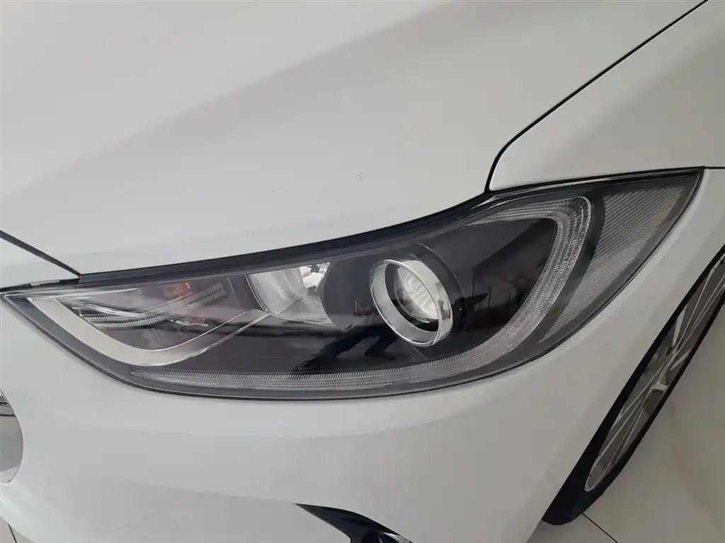 Hyundai Elantra 2016 Model 1.6L Automatic Smart Elite фото 24