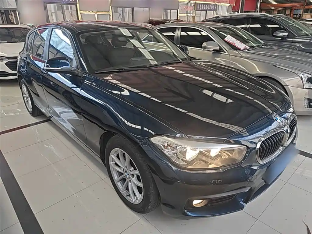 BMW 1 Series (Import) 2016 118i Leading фото 4