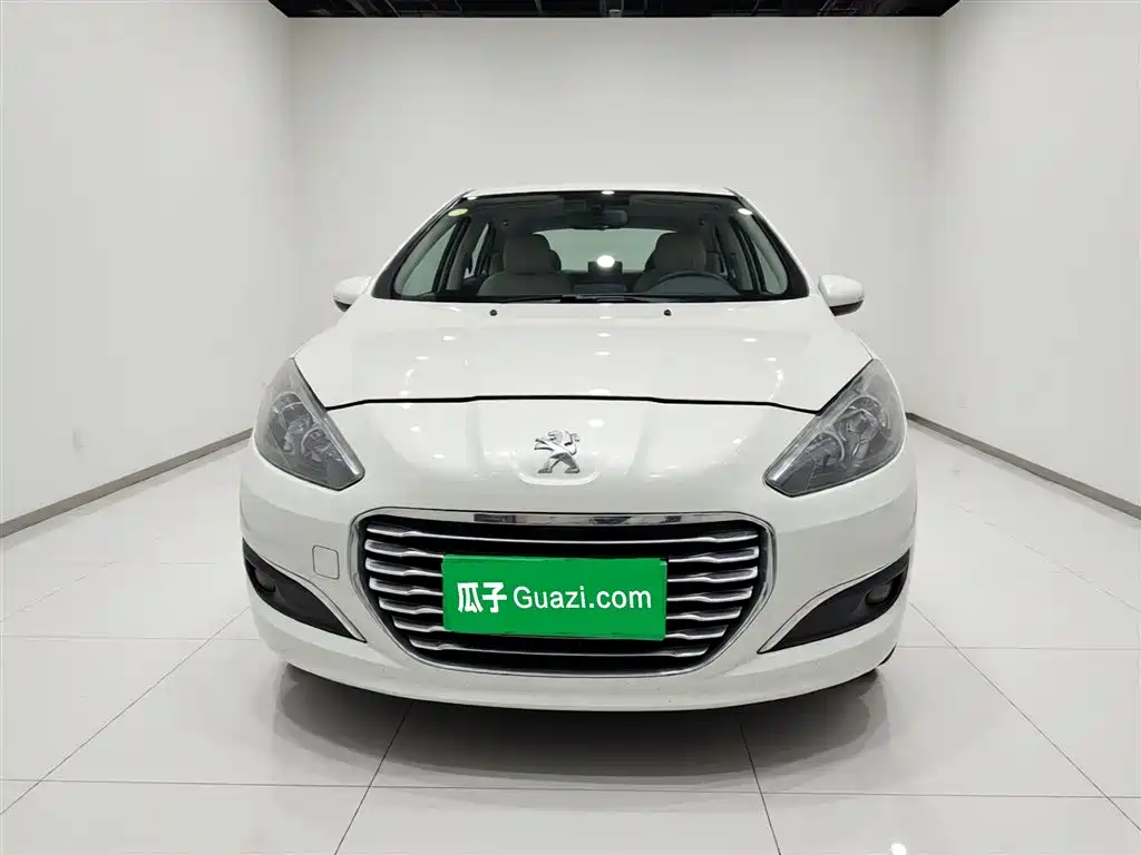 Peugeot 308 2014 Model Joy Edition Classic 1.6L Automatic Superior Style фото 24