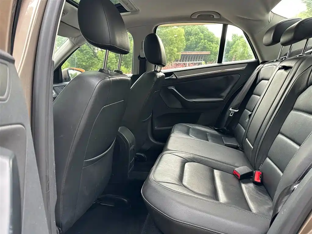 Volkswagen Bora 2014 1.6L Automatic Comfort Edition фото 6