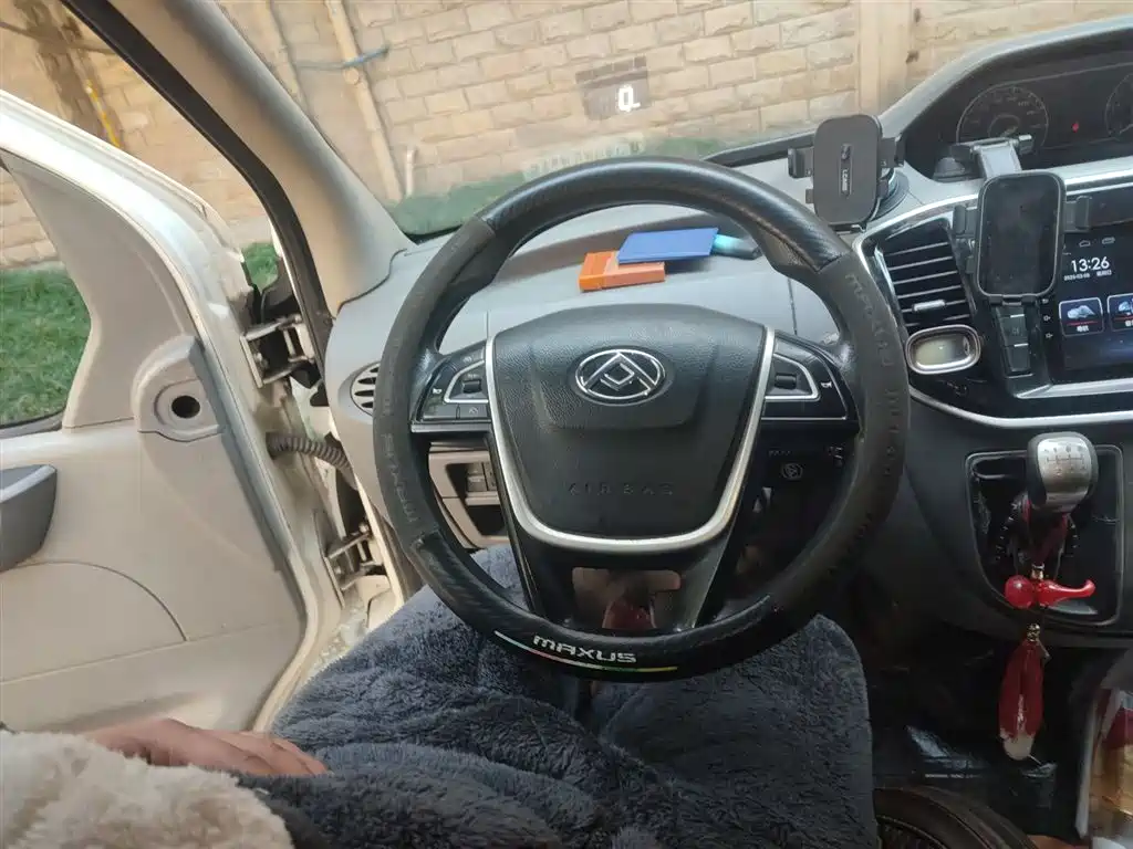 SAIC Maxus Xintu V80 2019 Model 2.5T Classic 6-speed manual Aoyuntong short wheelbase medium roof 5/6-seater фото 3