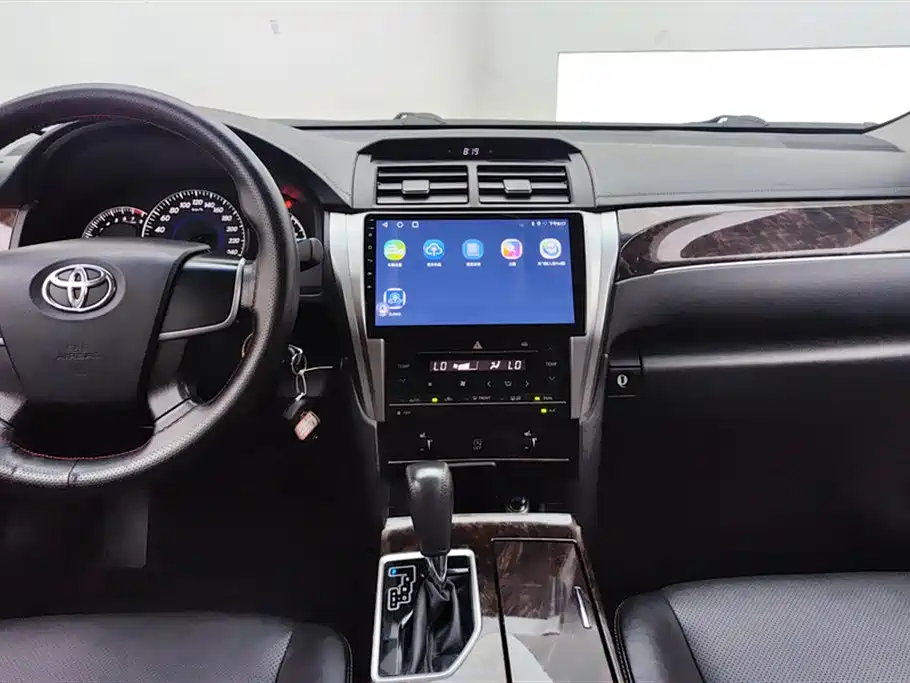 Toyota Camry 2016 2.0G 10th Anniversary Leading Edition фото 13