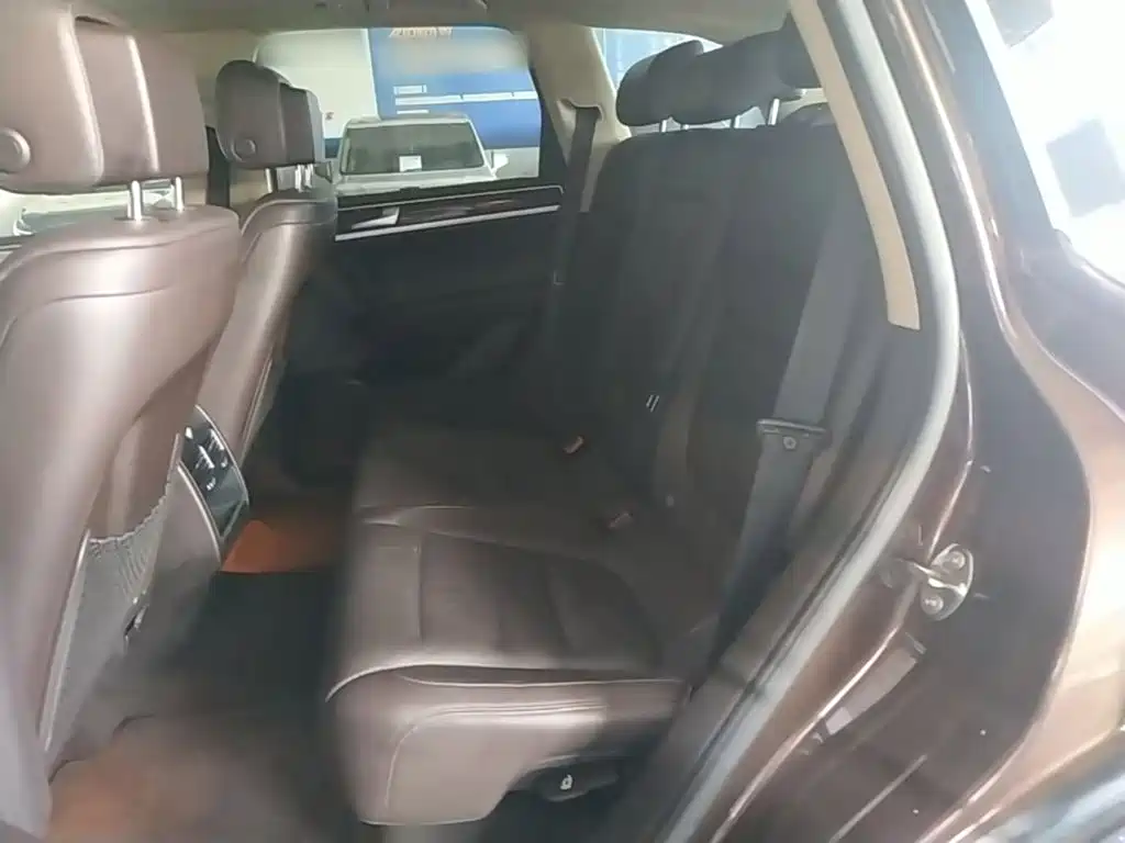Volkswagen Touareg 2015 2011 3.0TSI Comfort