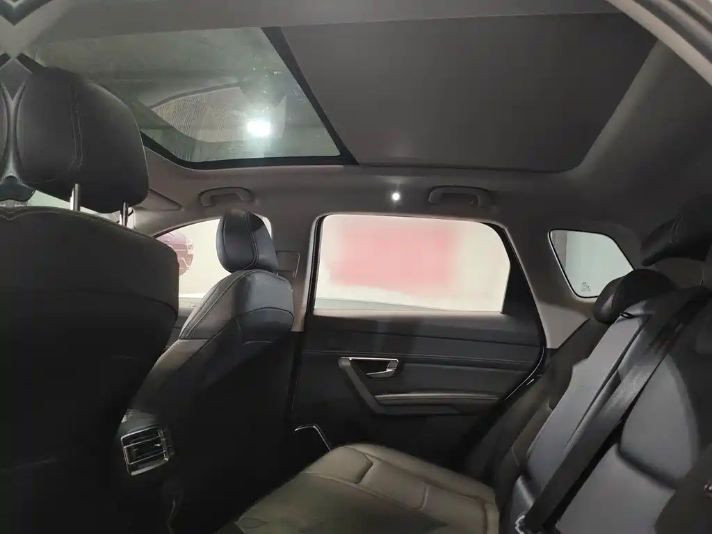 Photo 16 - BYD Song Pro