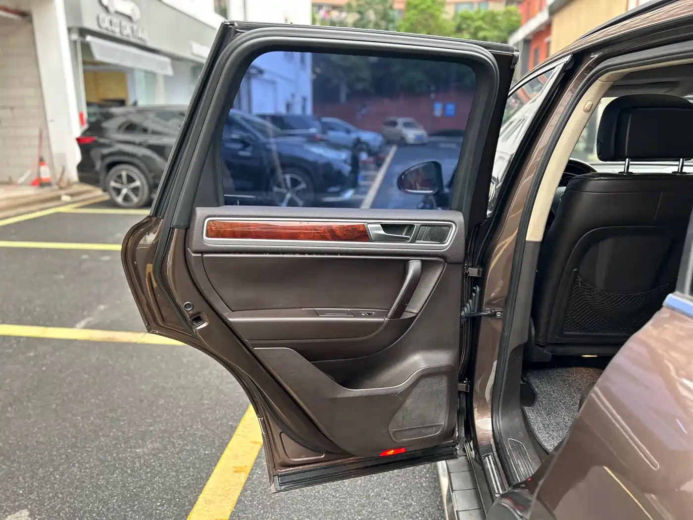 Volkswagen Touareg 2011 3.0TDI Diesel Comfort фото 14