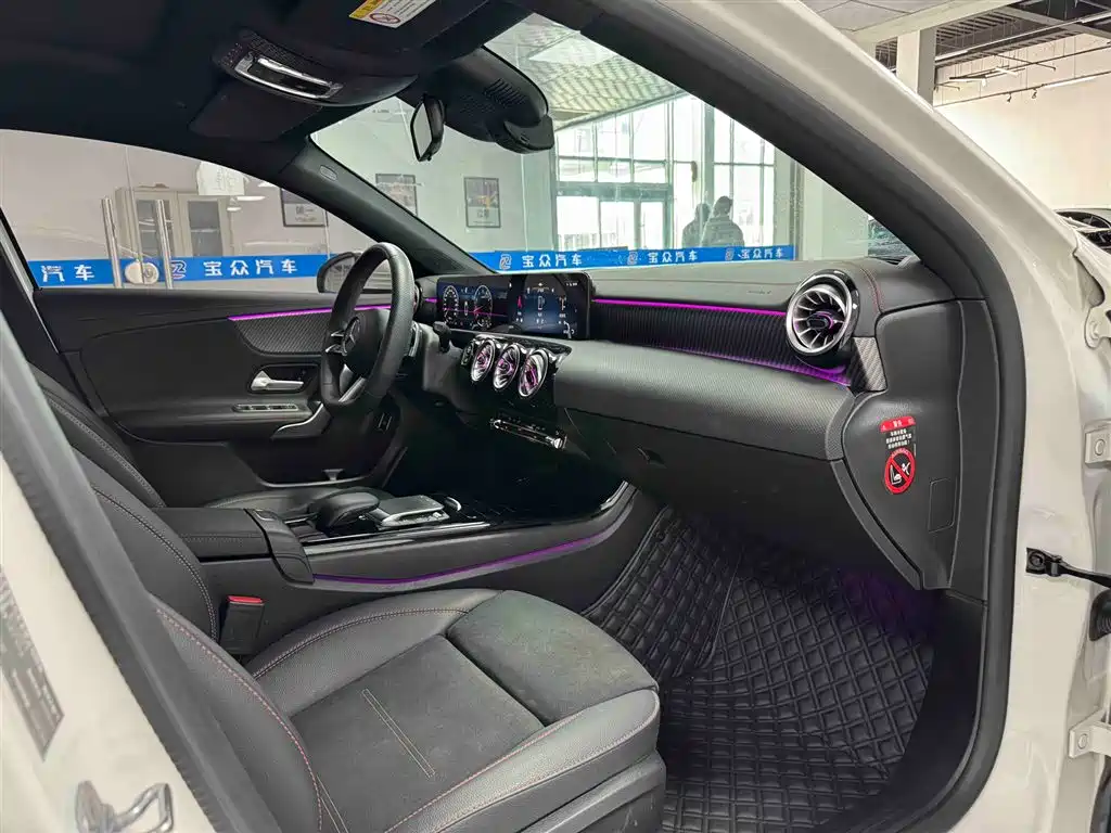 Mercedes-Benz A-Class 2024 A 200 L Fashion Edition фото 12