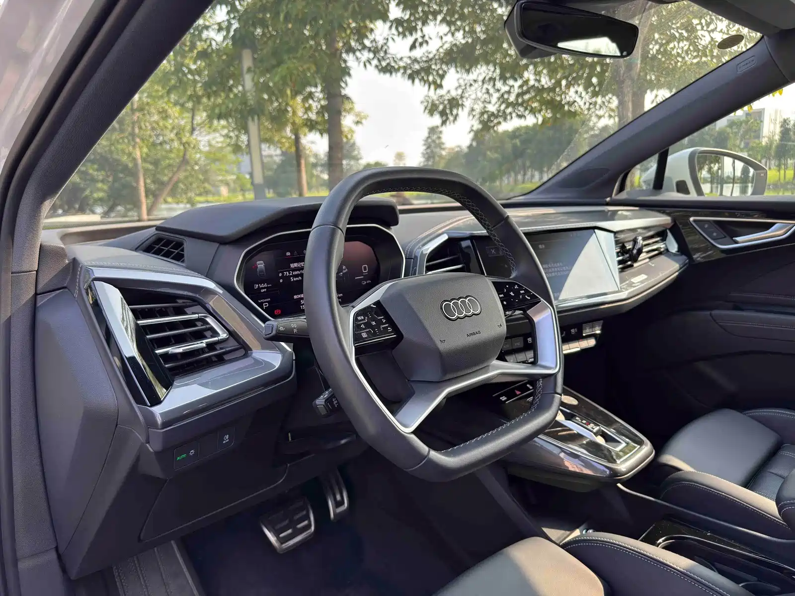 Фото 8 - Audi Q4 e-tron