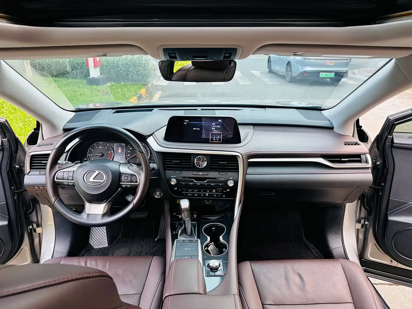 Lexus RX 2020 Facelift 300 AWD Elegance Edition фото 15