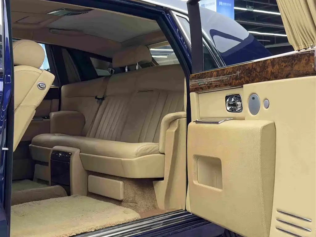 Фото 10 - Rolls-Royce Phantom
