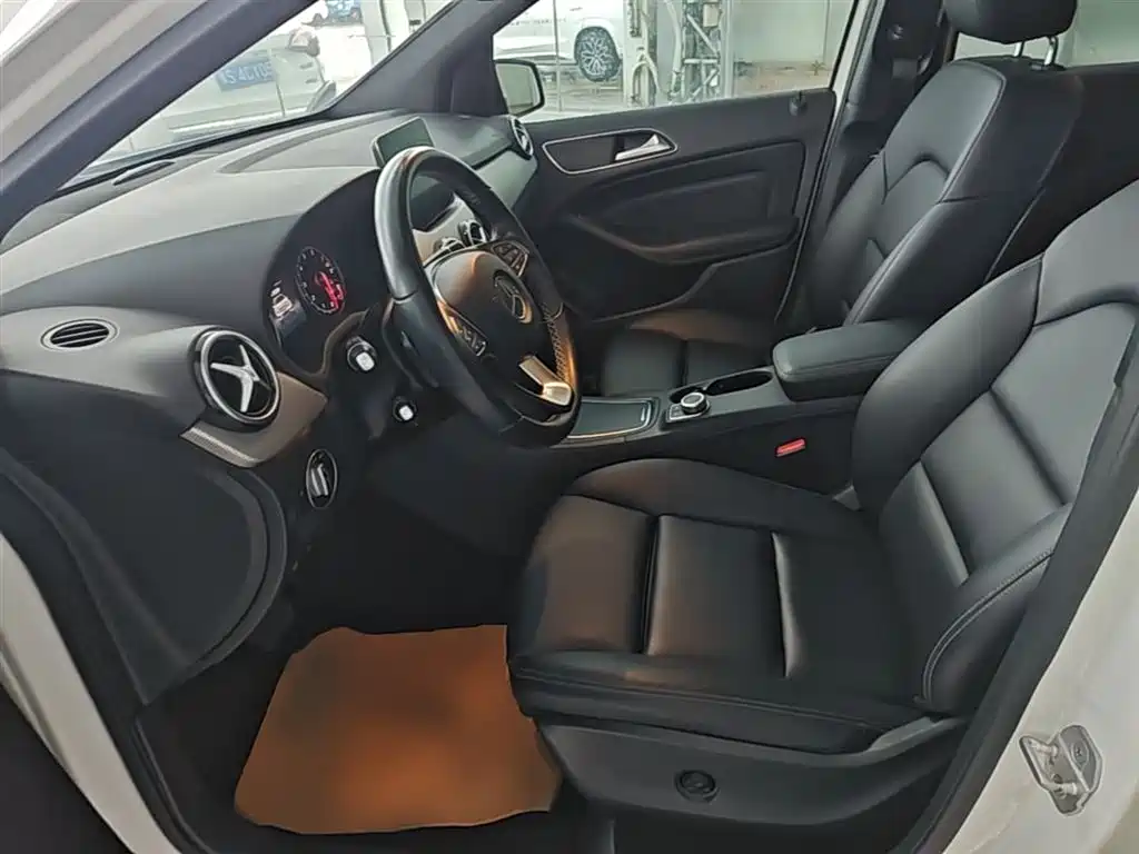Mercedes-Benz B-Class 2015 B 200 Luxury фото 15