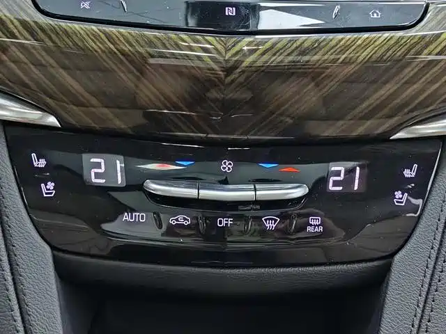 Фото 15 - Cadillac XT6