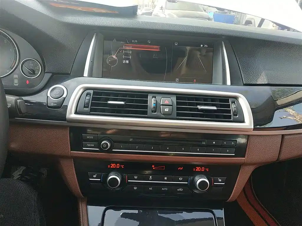 BMW 5 Series 2017 520Li Classic Edition фото 13