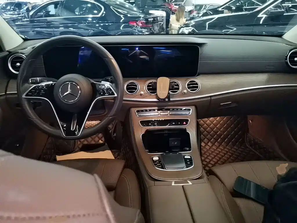 Mercedes-Benz E-Class 2022 Second Facelift E 300 L Luxury фото 16